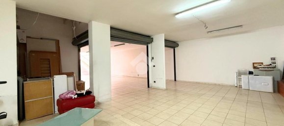 5-salle Appartement à San Severo, Italy No. 11654 42