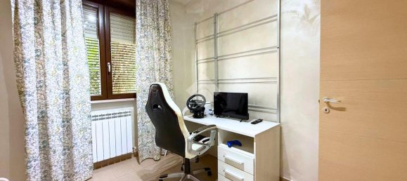 5-salle Appartement à San Severo, Italy No. 11654 14