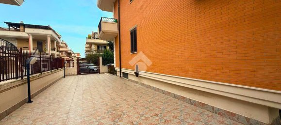 5-salle Appartement à San Severo, Italy No. 11654 25