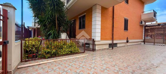 5-salle Appartement à San Severo, Italy No. 11654 27