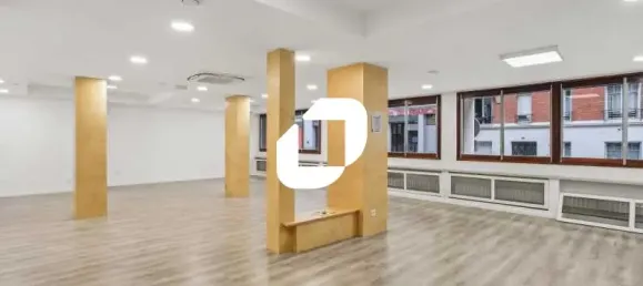 859m² Office in Paris, France No. 302370 3