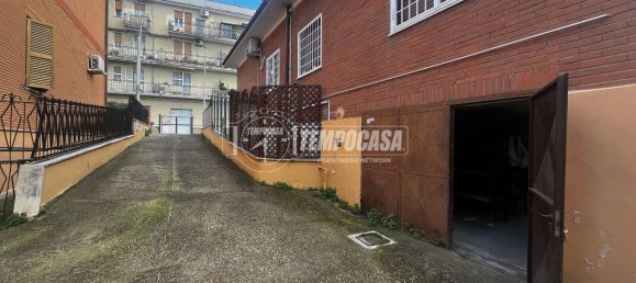 Квартира с 4 комнатами в Рим, Италия № 32109 28