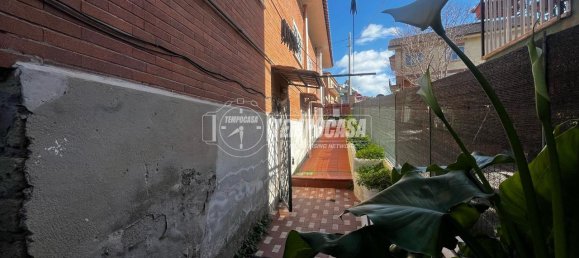 Квартира с 4 комнатами в Рим, Италия № 32109 27