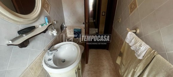 Квартира с 4 комнатами в Рим, Италия № 32109 17