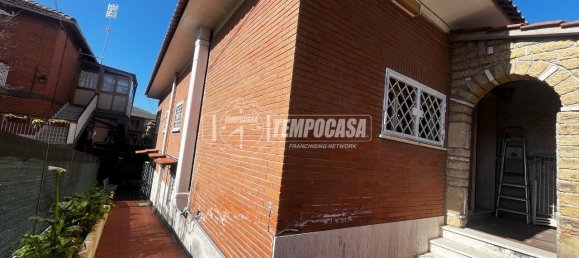 Квартира с 4 комнатами в Рим, Италия № 32109 25