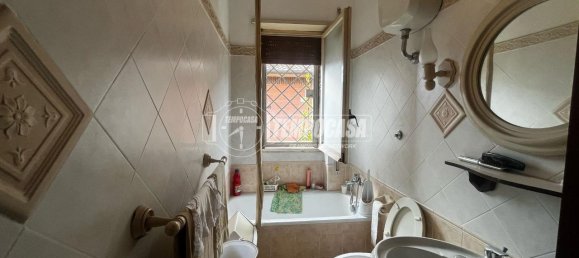 Квартира с 4 комнатами в Рим, Италия № 32109 16