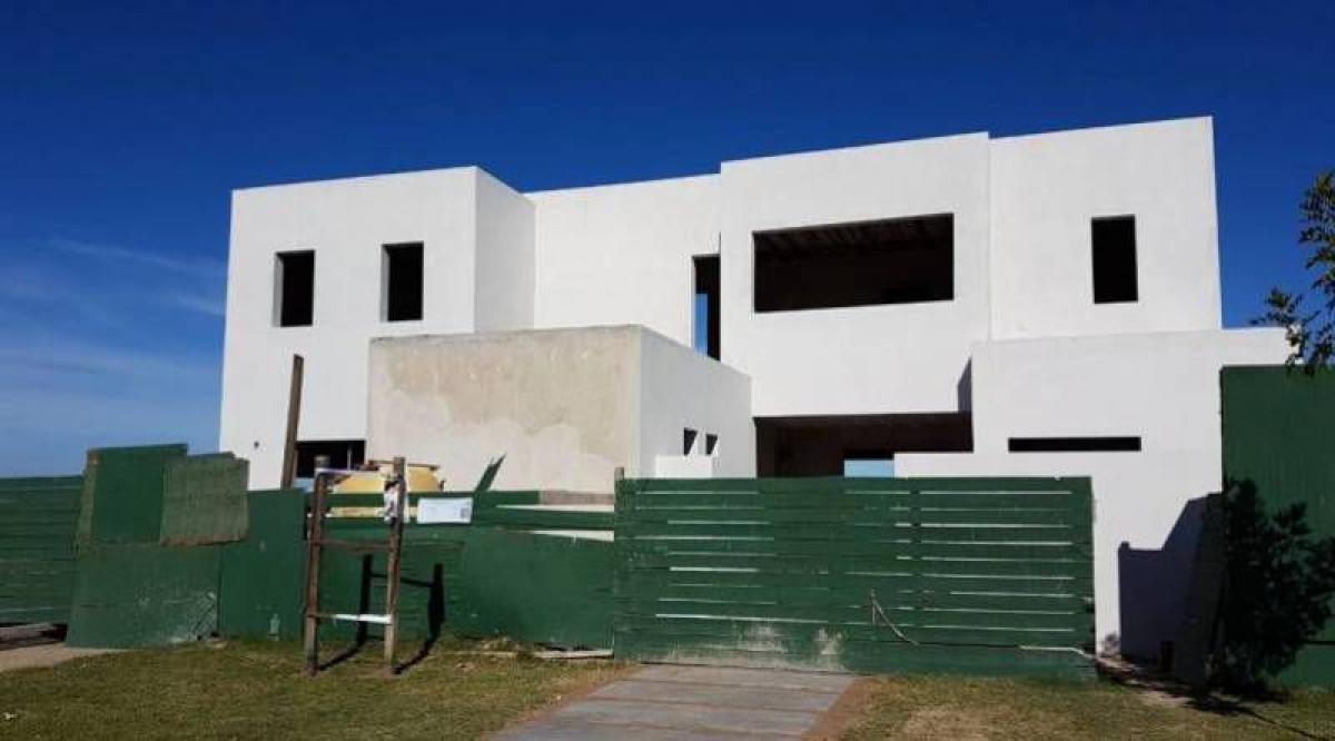 3 bedrooms House in Tigre, Argentina No. 95260