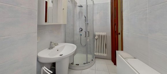 3غرفة شقة في Monza, Italy رقم 23019 45