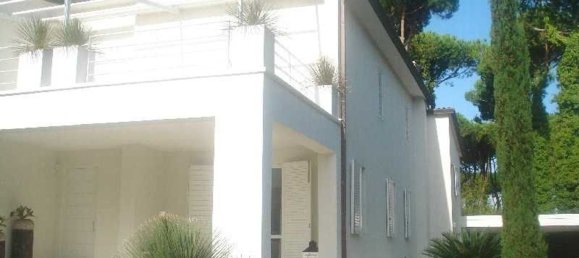 12 rooms Villa in Forte dei Marmi, Italy No. 107405 2