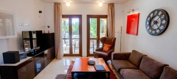 3 bedrooms House in Paphos, Cyprus No. 10716 4