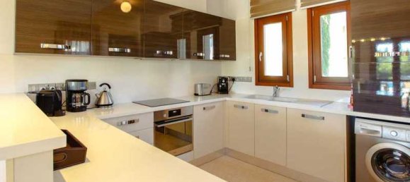 3 bedrooms House in Paphos, Cyprus No. 10716 5