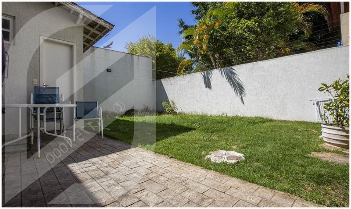 Casa de 4 dormitorios en Sao Paulo, Brazil No. 568246