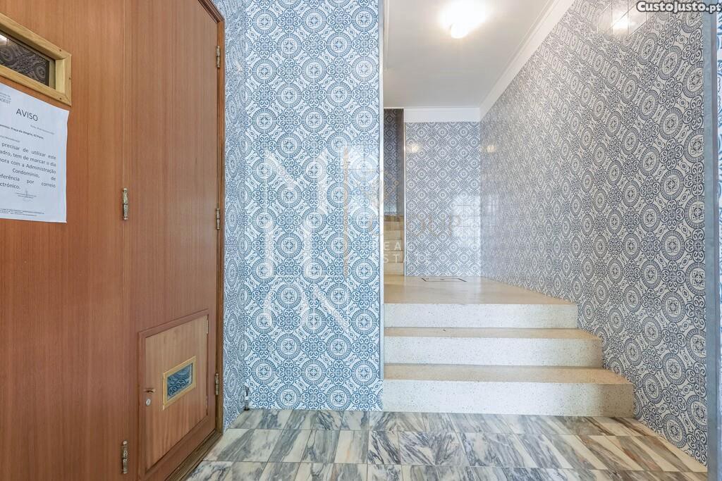 1 bedroom Apartment in Porto, Portugal No. 293328