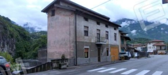 5 bedrooms Apartment in Malegno, Italy No. 360926 7