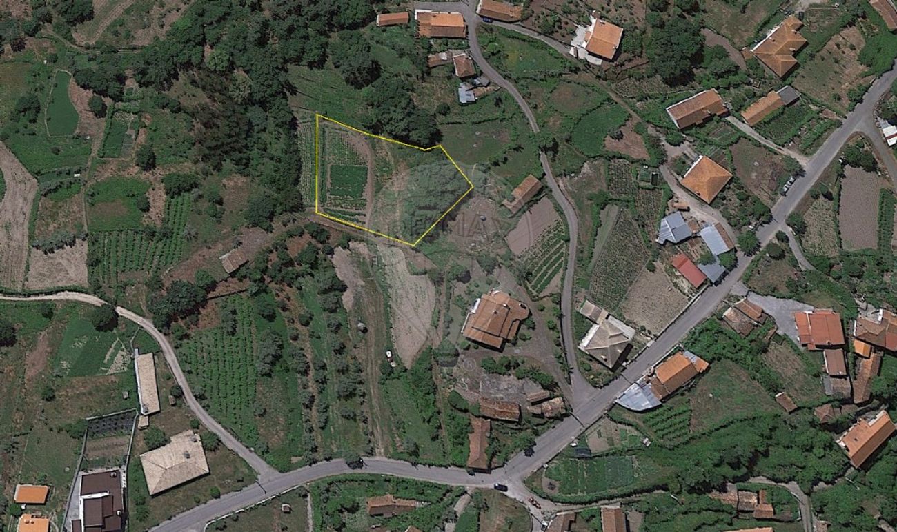 1400m² Land in Oliveira de Frades, Portugal No. 65521