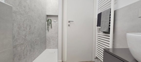 4 chambres Appartement à Udine, Italy No. 380244 11