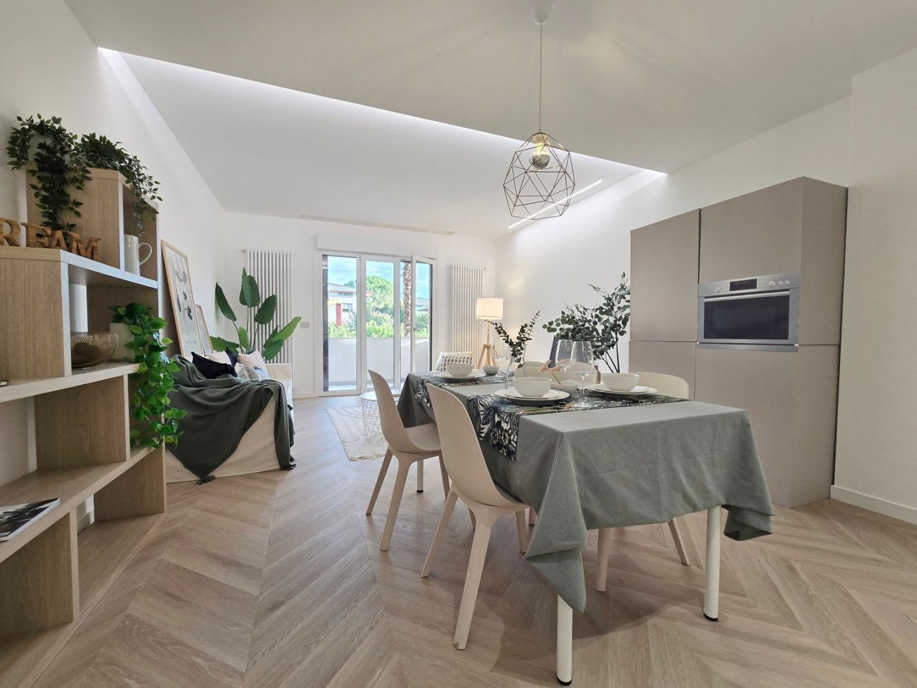 4 chambres Appartement à Udine, Italy No. 380244