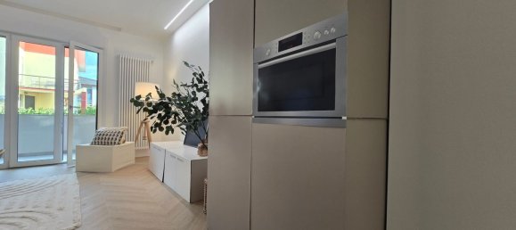 4 chambres Appartement à Udine, Italy No. 380244 9