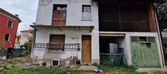 8 rooms House in Cirimido, Italy No. 313801 2