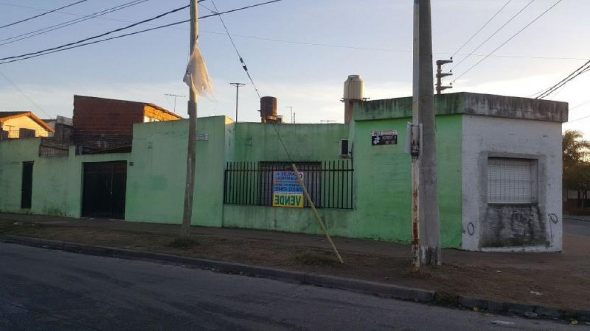 3 bedrooms House in Tres de Febrero, Argentina No. 51028