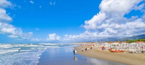 Квартира с 3 комнатами в Масса, Италия № 188945 13