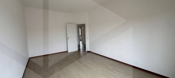 Квартира с 3 спальнями в Сассуоло, Италия № 29395 3