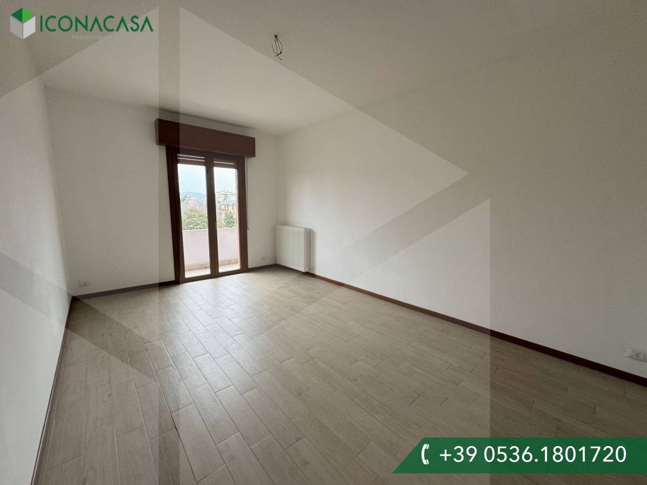 Квартира с 3 спальнями в Сассуоло, Италия № 29395