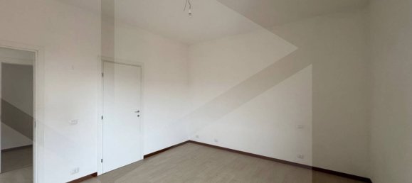 Квартира с 3 спальнями в Сассуоло, Италия № 29395 33