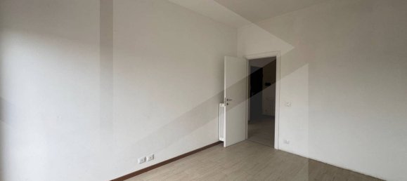 Квартира с 3 спальнями в Сассуоло, Италия № 29395 11