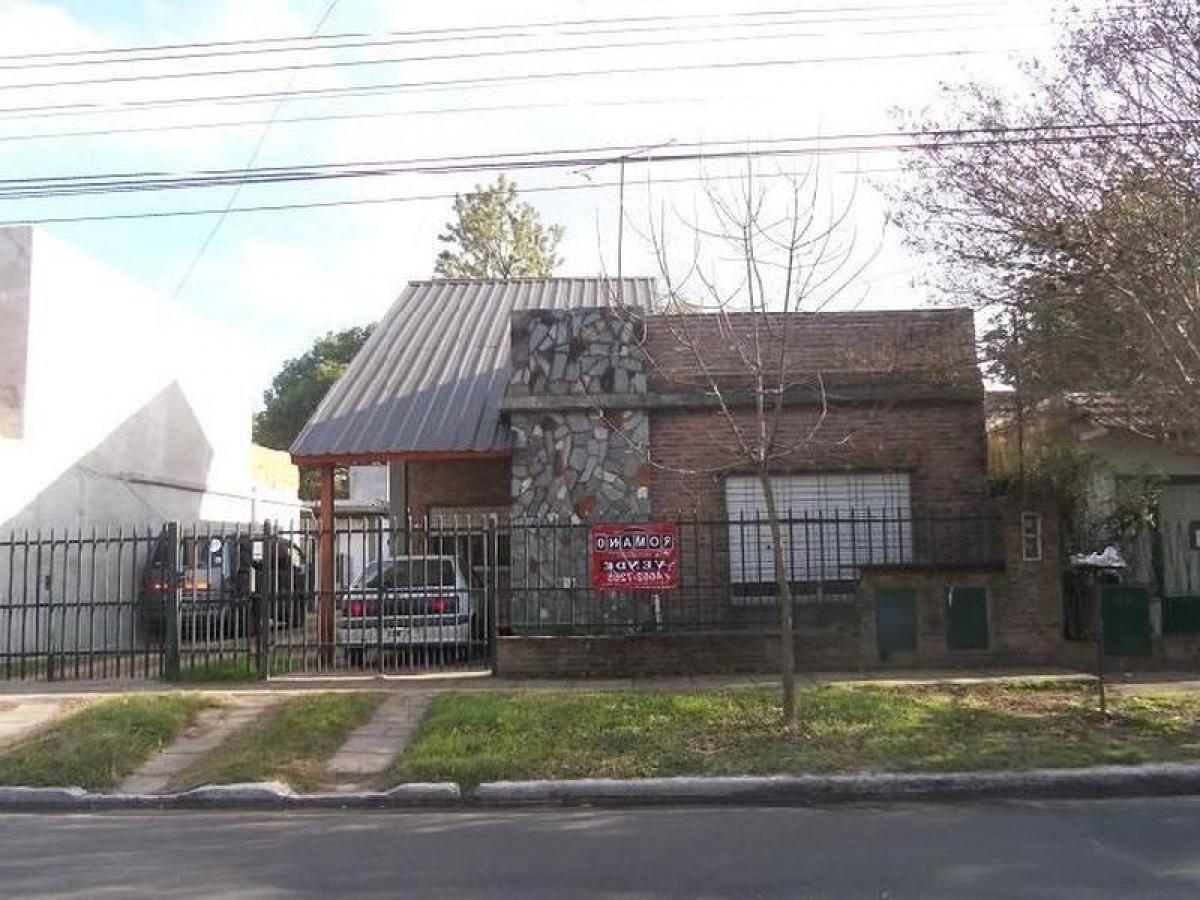 3 bedrooms House in Hurlingham, Argentina No. 87121