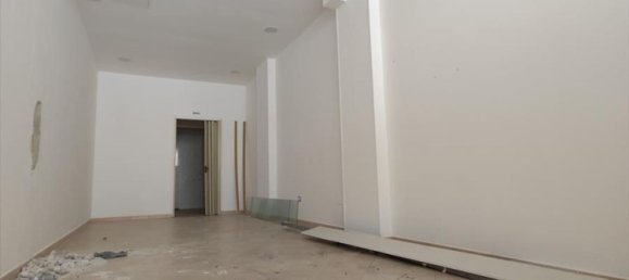 60m² Commercial property in Gioia Tauro, Italy No. 85302 6