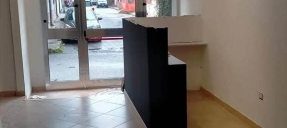60m² Commercial property in Gioia Tauro, Italy No. 85302 4