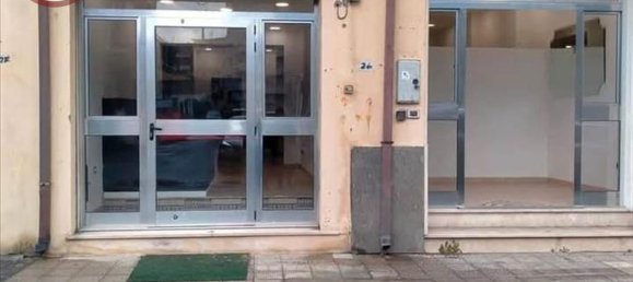 60m² Commercial property in Gioia Tauro, Italy No. 85302 3