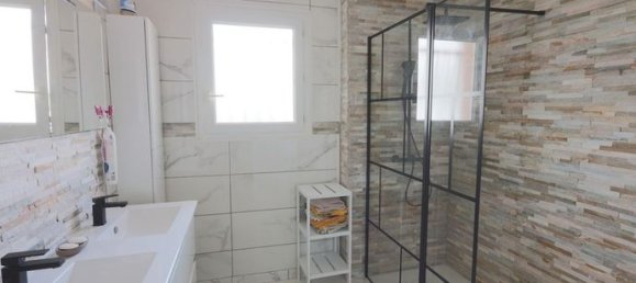 3 bedrooms House in Ain, France No. 312516 9