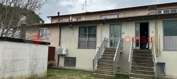Gewerbliche Immobilie in Laterina Pergine Valdarno, Italy 515m², Nr. 358273 36