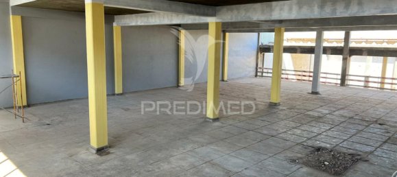 Склад 2550м² в Лориш, Португалия № 160913 4