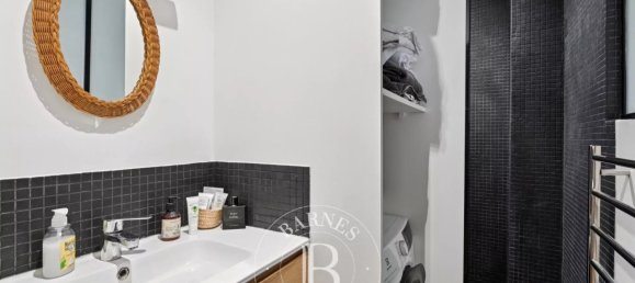 2 bedrooms Apartment in Paris, France No. 348876 7