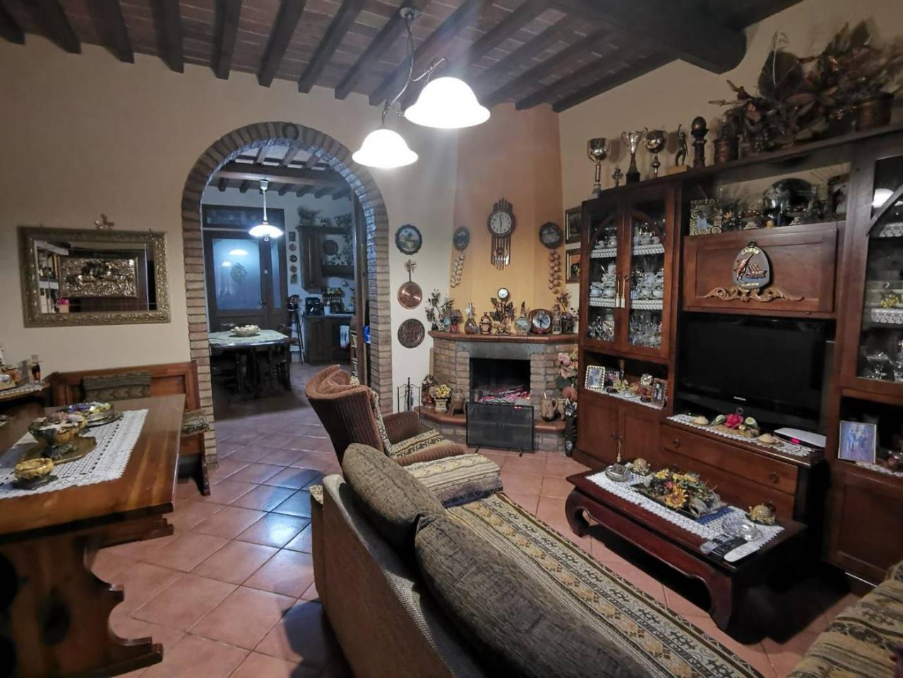 7 rooms House in Terricciola, Italy No. 23546