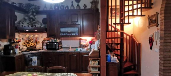 7 rooms House in Terricciola, Italy No. 23546 3