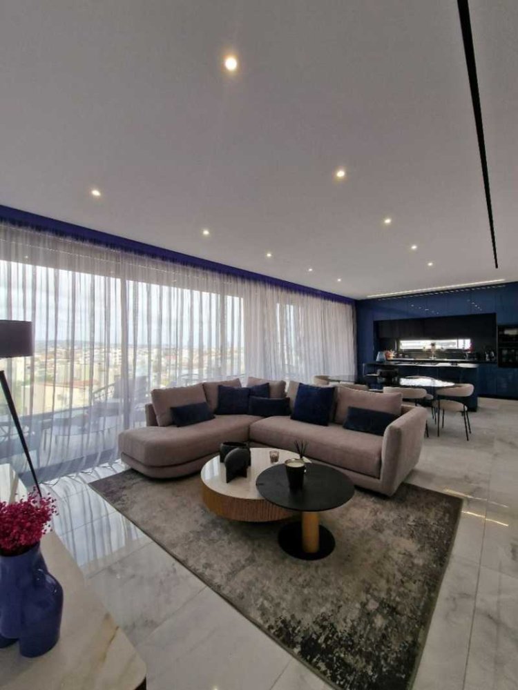 3 bedrooms Penthouse in Mesa Geitonia, Cyprus No. 86463