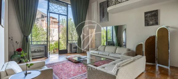 5 bedrooms Villa in Suresnes, France No. 347975 2