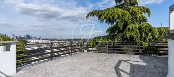 5 bedrooms Villa in Suresnes, France No. 347975 17