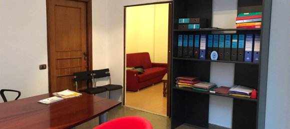 Офис с 2 комнатами в Брешиа, Италия № 78827 3