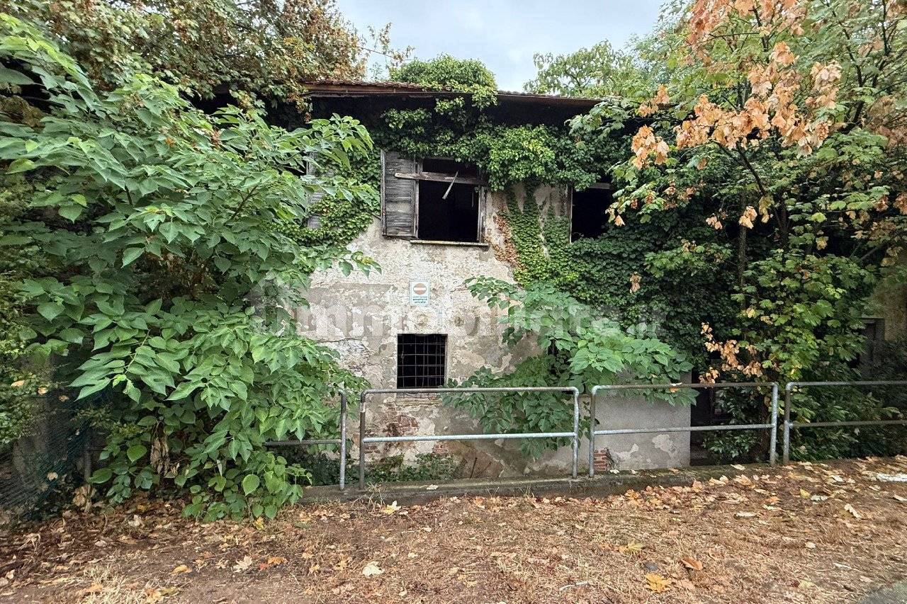 Casa de 5 habitaciónes en Piossasco, Italy No. 331575