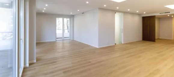 Apartamento de 3 dormitorios en Cascais, Portugal No. 130006 4