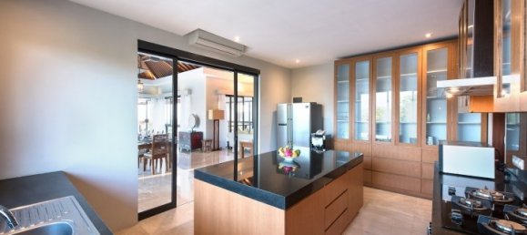 4 bedrooms Villa for rent in South Kuta, Badung, Bali, Indonesia № 3042 6