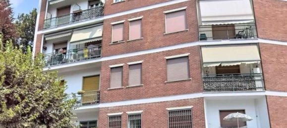 3 rooms Apartment in Veduggio con Colzano, Italy No. 182995 2