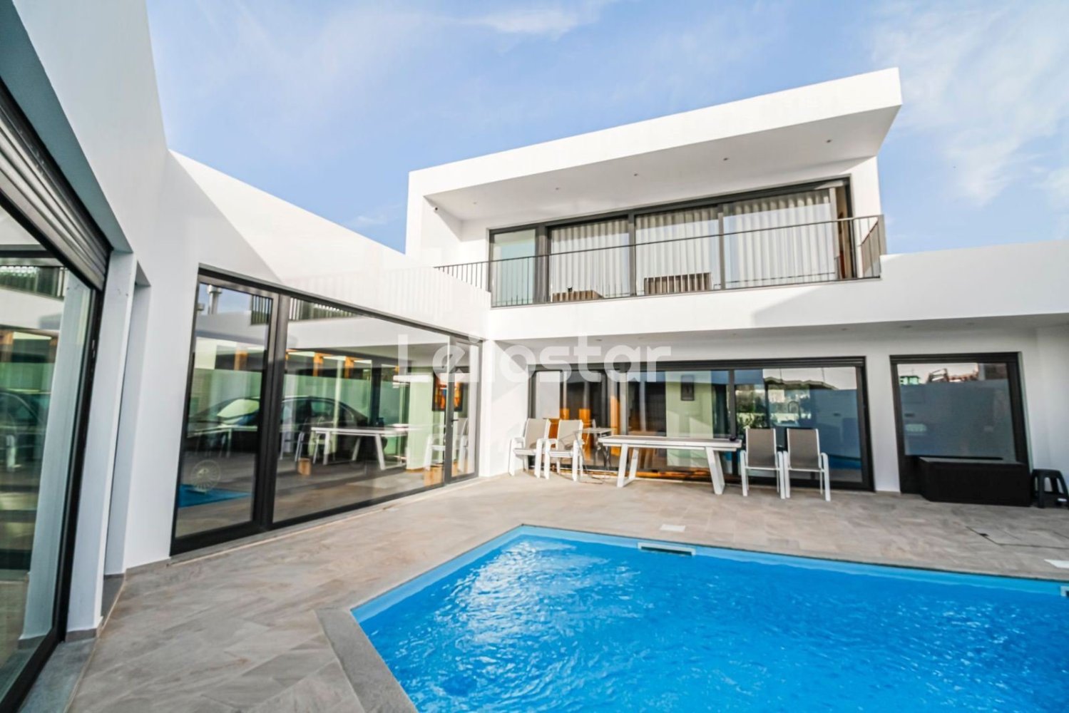 3 bedrooms Villa in Vila Nova de Gaia, Portugal No. 118418