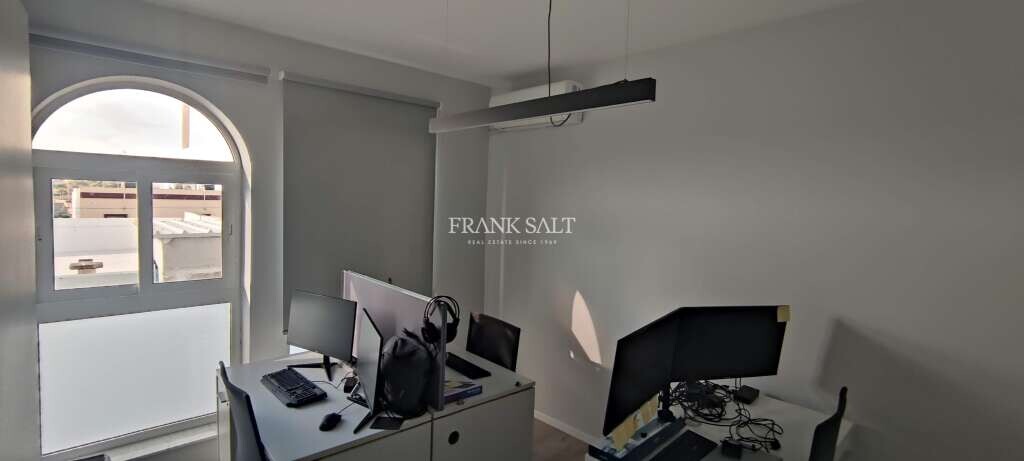 14m² Office in Qormi, Malta No. 12416
