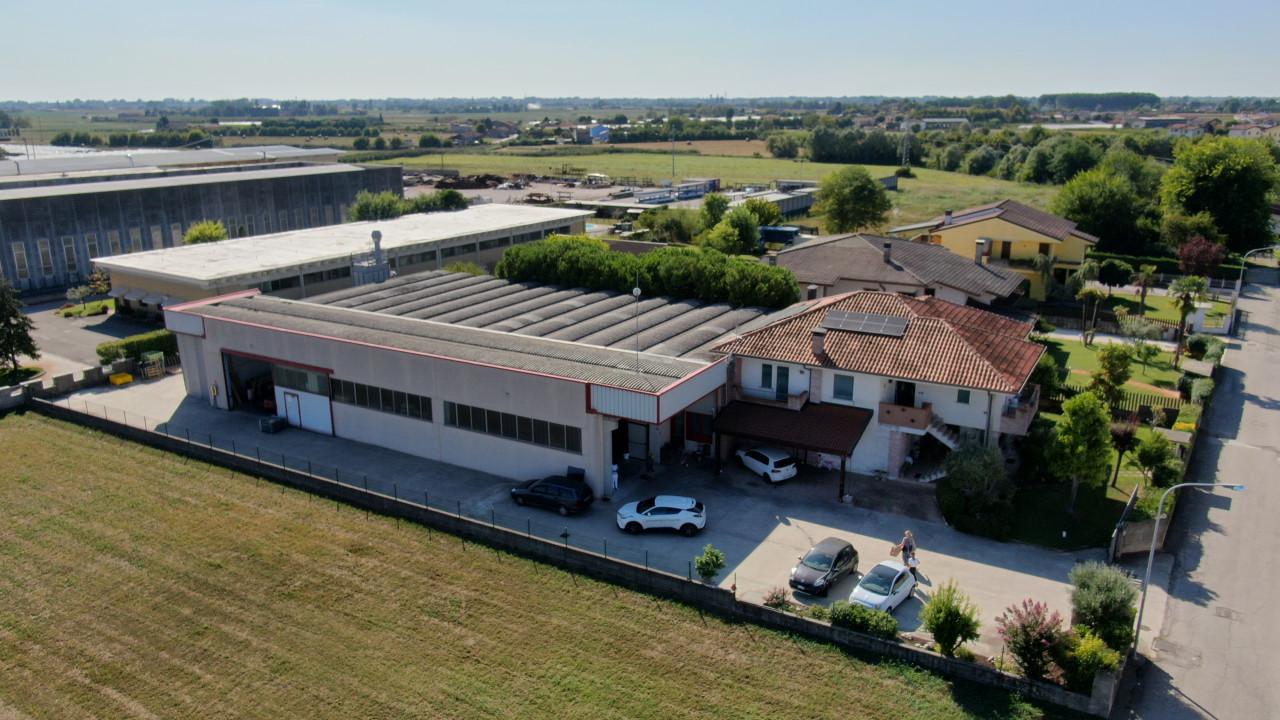 5غرفة منزل في Boschi Sant'Anna, Italy رقم 224550